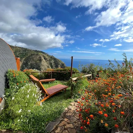 مكان تخييم The Tiny Black Bird Fajã da Ovelha