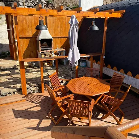 The Tiny Black Bird مكان تخييم Fajã da Ovelha