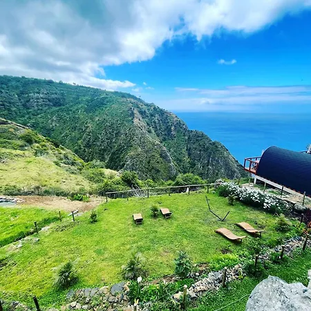 Parque de Campismo The Tiny Black Bird