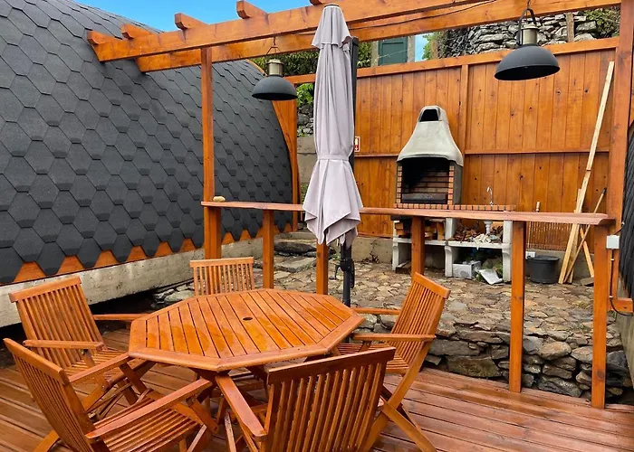 The Tiny Black Bird Kemp Fajã da Ovelha