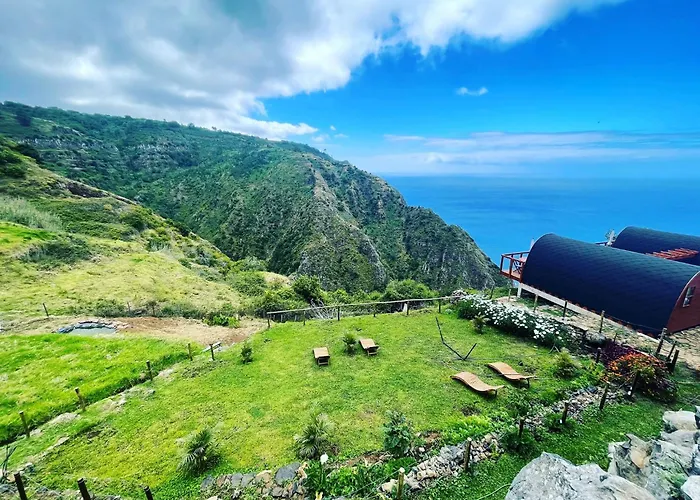 Campingplatz The Tiny Black Bird